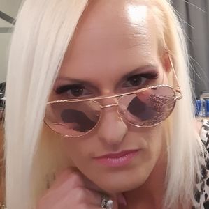 Meet your Posher, Lani